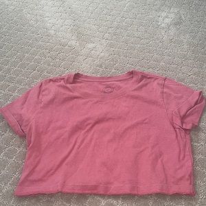 URBAN OUTFITTERS CROPPED TEE